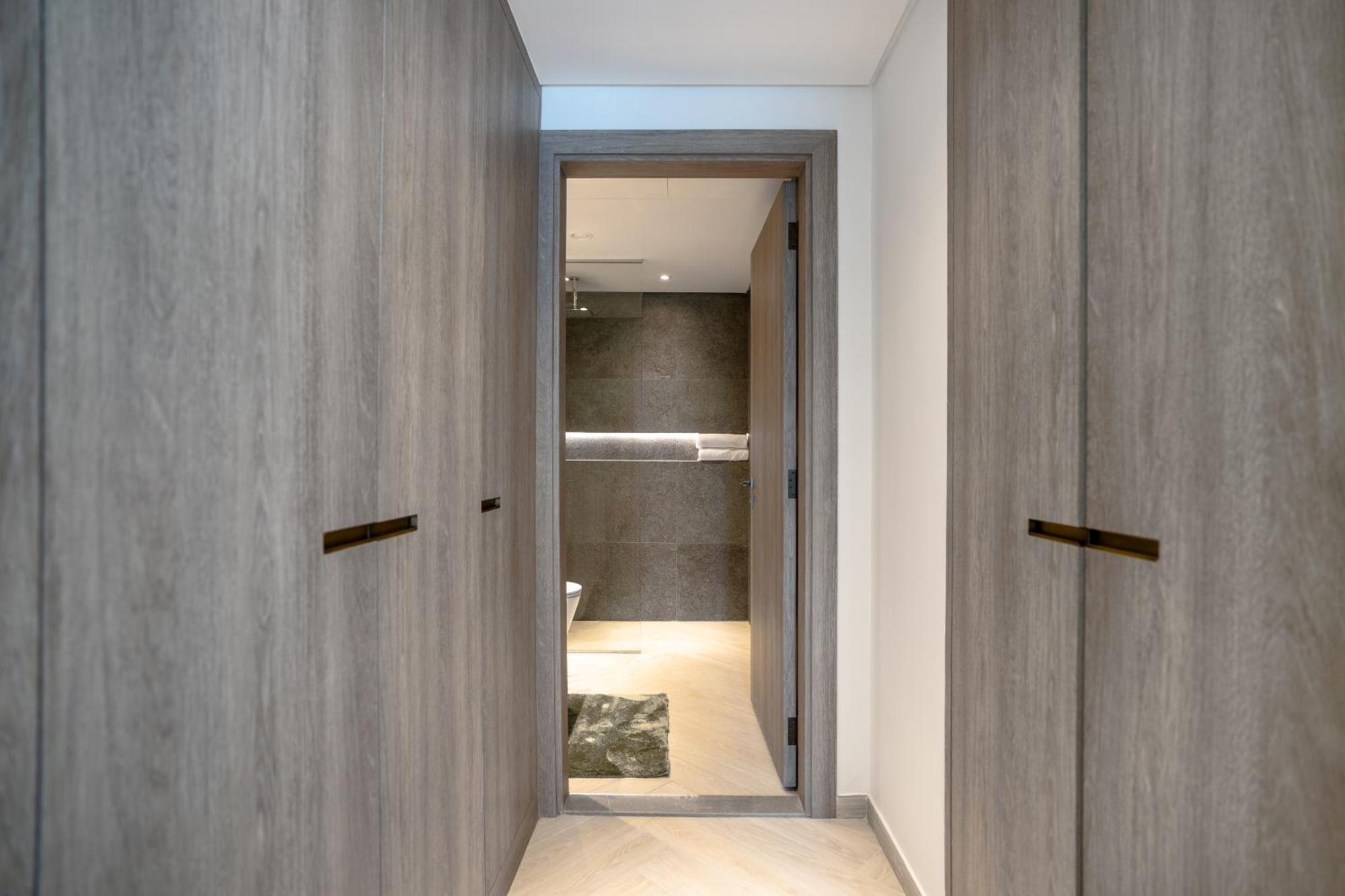 Stylish 1br Retreat In Jvc Modern & Cozy *