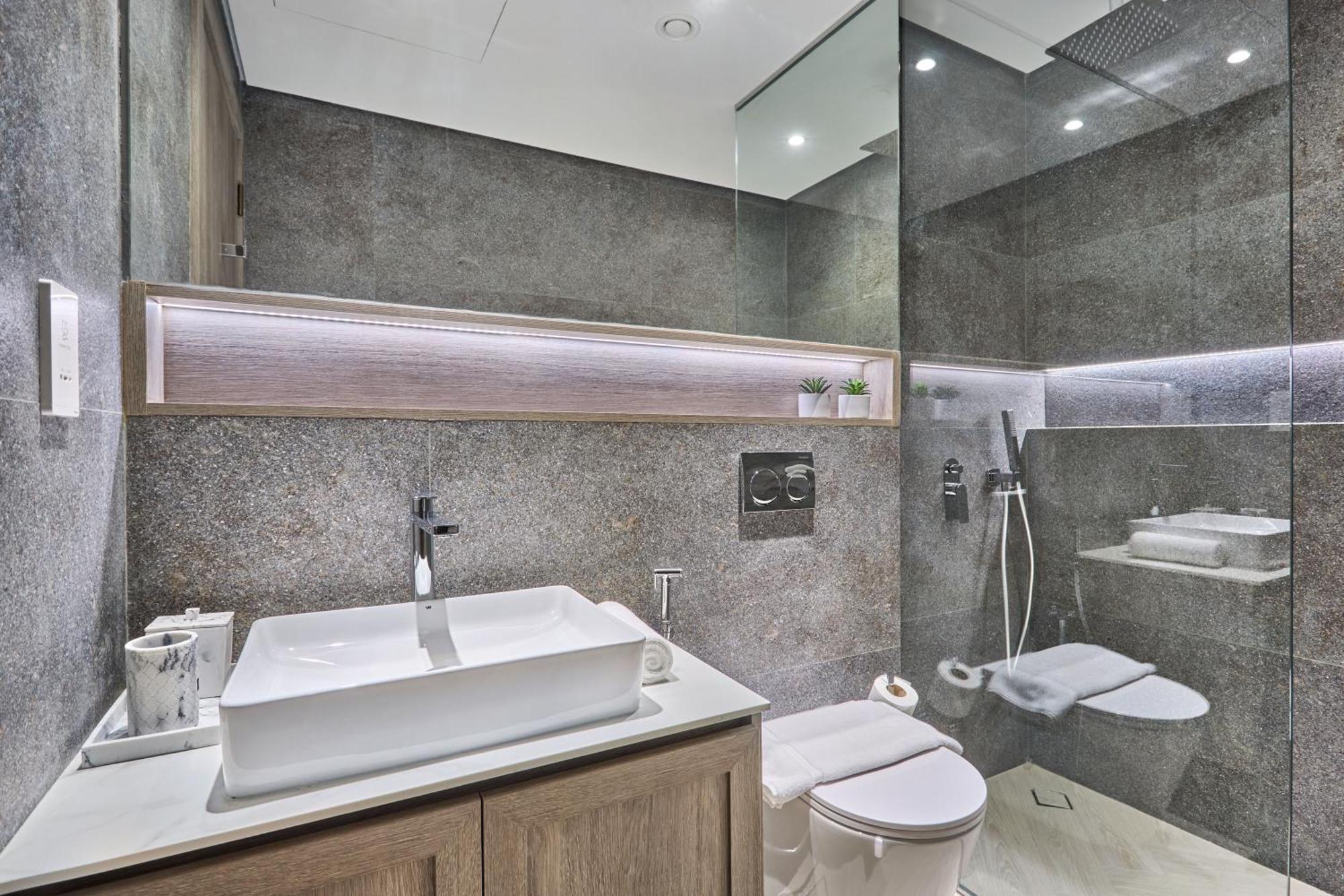 Stylish 1br Retreat In Jvc Modern & Cozy Apartment *