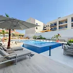 Stylish 1Br Retreat In Jvc Modern & Cozy Stay